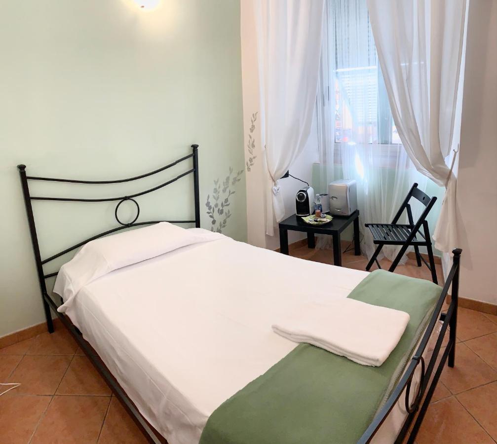 Gasthuis Virginia's Rooms-private Free Parking And Carignano District Genua
