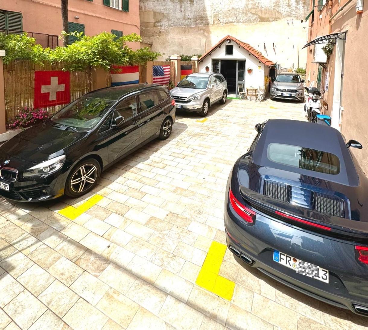 Virginia's Rooms-private Free Parking And Carignano District Genua