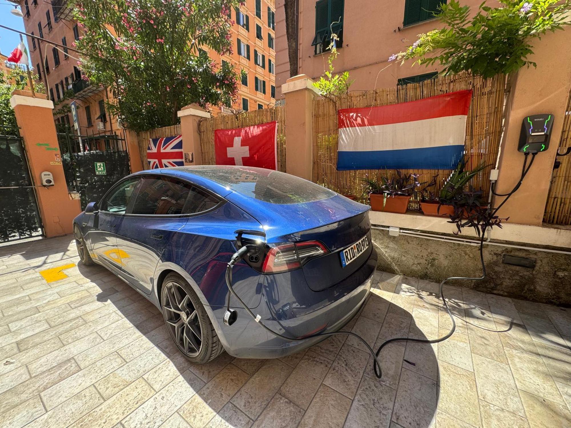 Gasthuis Virginia's Rooms-private Free Parking And Carignano District Genua