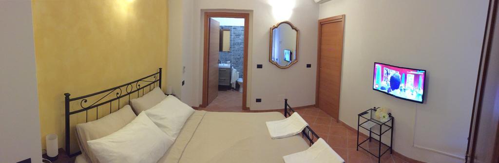Virginia's Rooms-private Free Parking And Carignano District Gasthuis Genua
